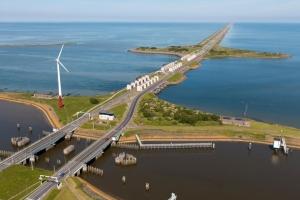 Vanuit BAM was Ramler nauw betrokken bij de versterking en vernieuwing van de Afsluitdijk